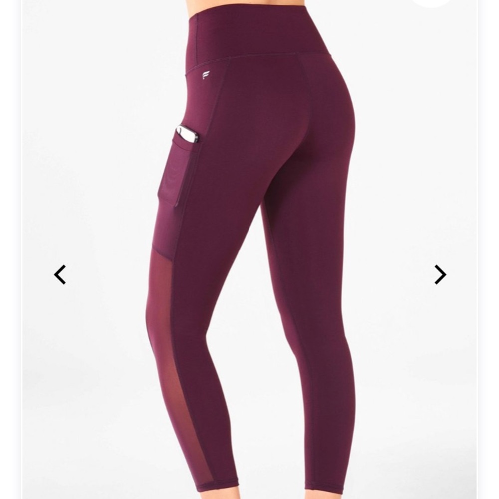 NWT Fablectics Mila Capri